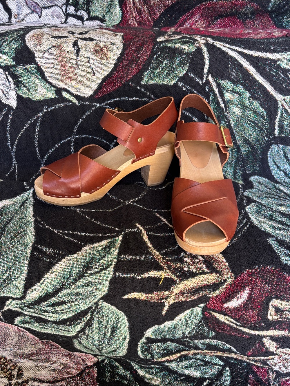 BRYR Emma crossed toe sienna brown Leather Block Heel Sandals